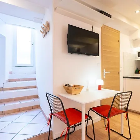 Appartement Exceptionnel, Cocooning Proche Mer, Petite Terrasse- Lesclésdenicole